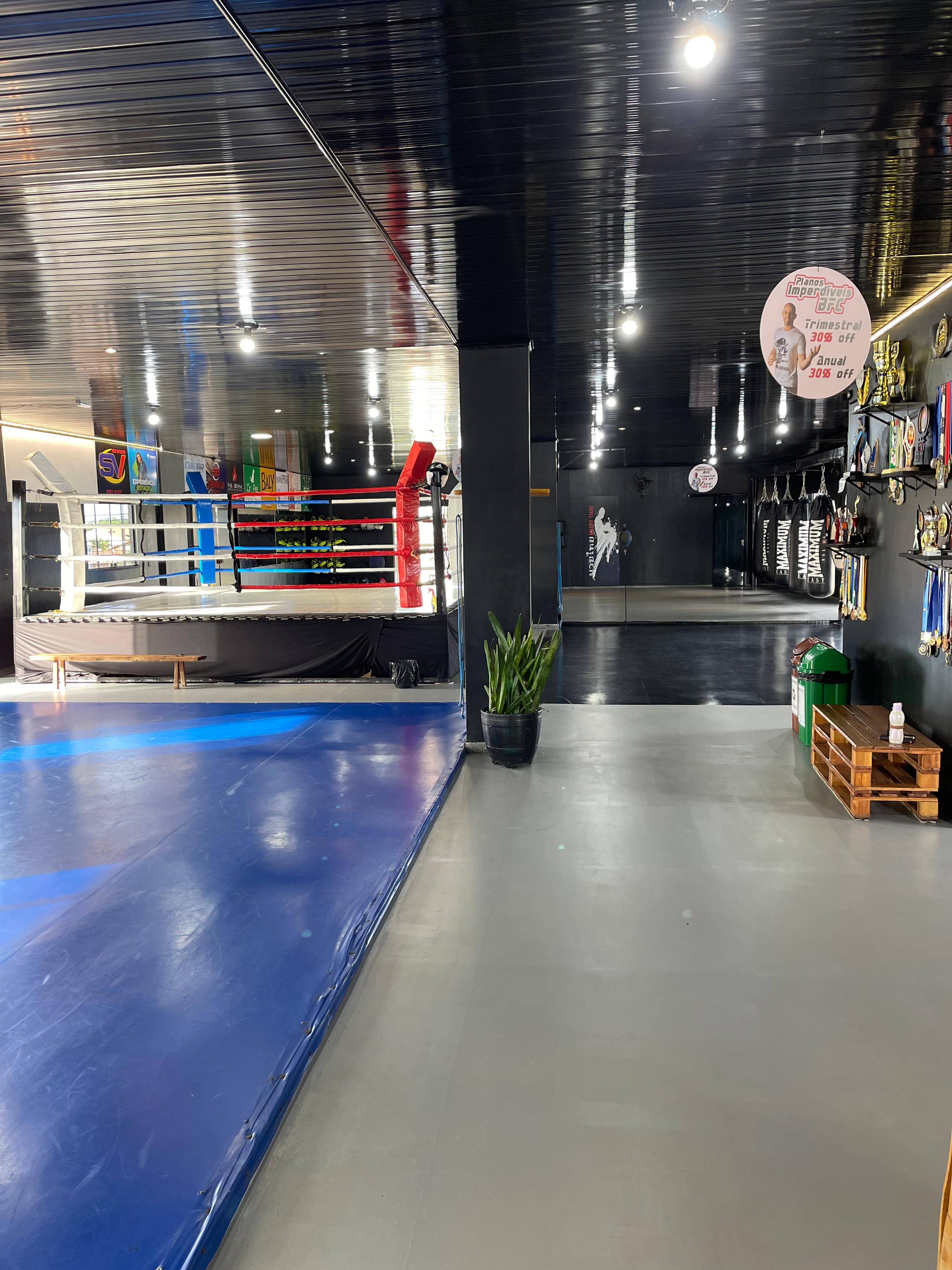 Grupo reunido após treino